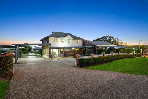 Ambassador On Ruthven Motel - Accommodation Newcastle 0