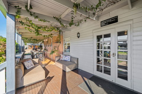 Ambassador On Ruthven Motel - Accommodation Newcastle 1