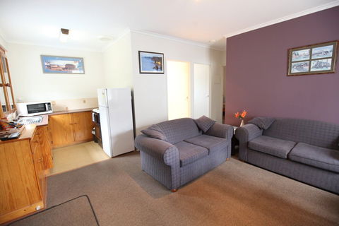The Fox & Hounds Inn - Accommodation Newcastle 1