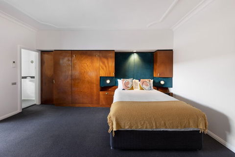 Regents Court - Accommodation Newcastle 1