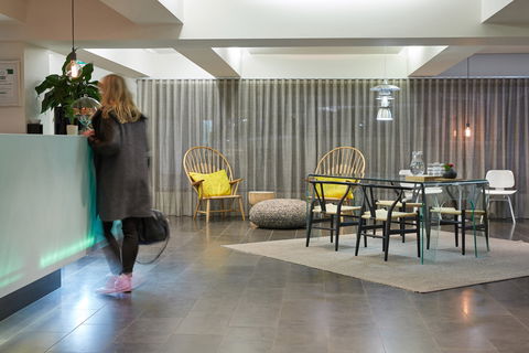 Cosmopolitan Hotel - Accommodation Newcastle 2