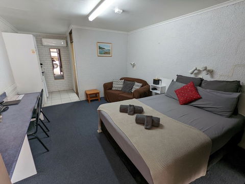 Abajaz Motor Inn - Accommodation Newcastle 0