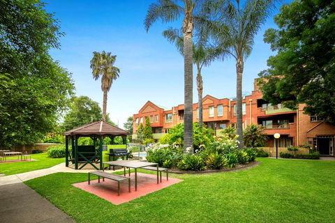 Comfort Apartments Royal Gardens - Accommodation Newcastle 1