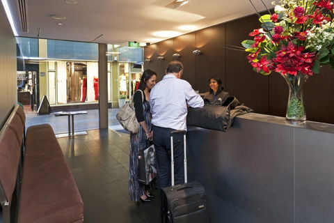 Hotel Causeway - Accommodation Newcastle 1