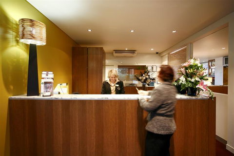 Best Western Plus The Tudor-Box Hill - Accommodation Newcastle 1