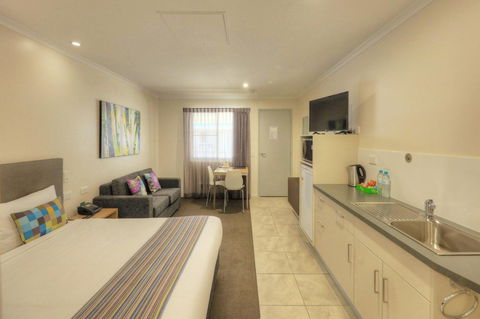 Roma Central Motel - Accommodation Newcastle 0