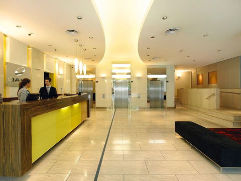 Oaks Embassy - Accommodation Newcastle 1