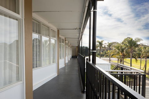 Rivers Inn Motel - Accommodation Newcastle 1