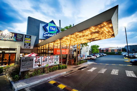 Sandbelt Club Hotel - Accommodation Newcastle 0