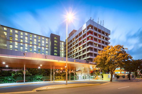 H On Smith Hotel - Accommodation Newcastle 0