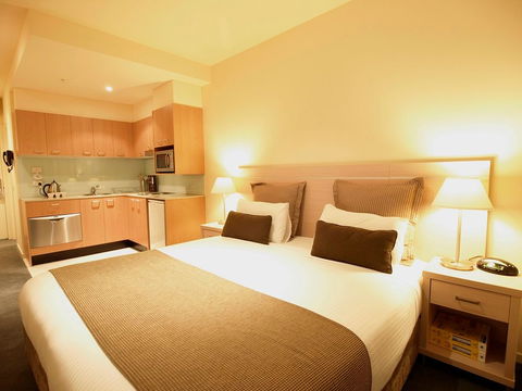 Oaks On Lonsdale - Accommodation Newcastle 2
