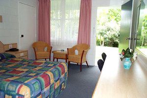 Colonial Court Motor Inn - Accommodation Newcastle 1