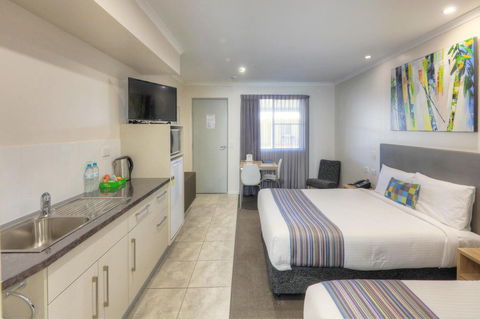 Roma Central Motel - Accommodation Newcastle 2