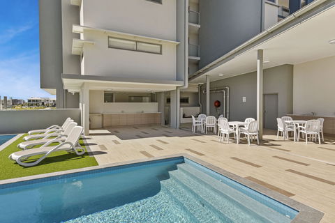 Direct Hotels - Aquarius Kawana - Accommodation Newcastle 2