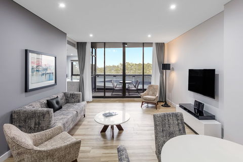 Meriton Suites Church Street, Parramatta - Accommodation Newcastle 11