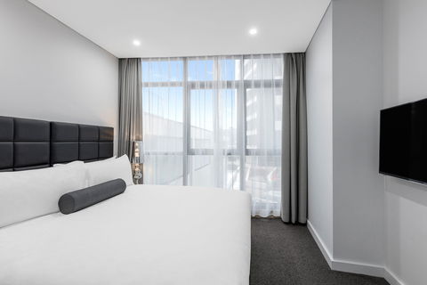 Meriton Suites Church Street, Parramatta - Accommodation Newcastle 13