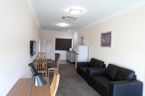 Black Rock Inn - Accommodation Newcastle 3
