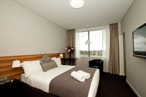 Metro Hotel Miranda - Accommodation Newcastle 11
