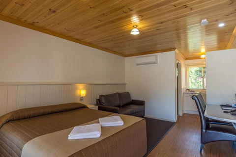Black Gold Country Cabins And Motel - Accommodation Newcastle 4