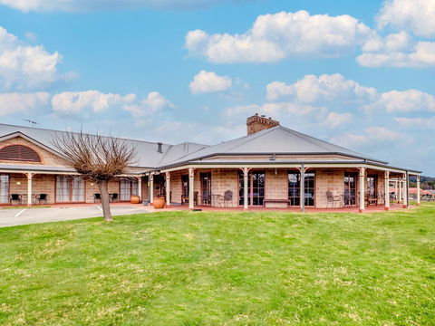 The Bowen Inn Motel - Accommodation Newcastle 0