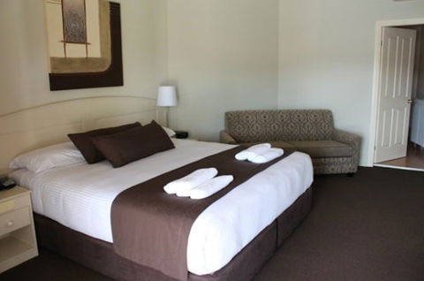 The Bowen Inn Motel - Accommodation Newcastle 4