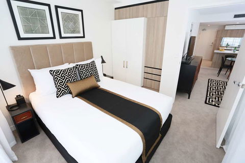 Alex Perry Hotel And Apartments - Accommodation Newcastle 5