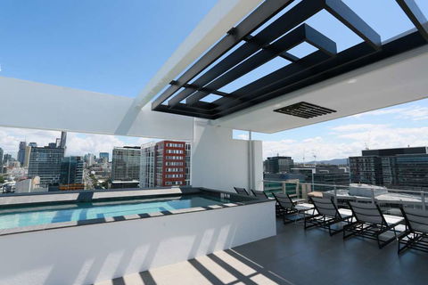 Alex Perry Hotel And Apartments - Accommodation Newcastle 17