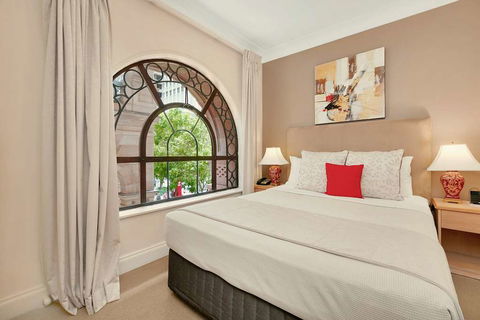 The Manor Apartment Hotel - Accommodation Newcastle 2