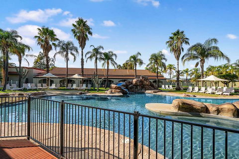 Quality Siesta Resort - Accommodation Newcastle 7