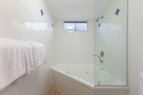 Windmill Motel And Events Centre - Accommodation Newcastle 3