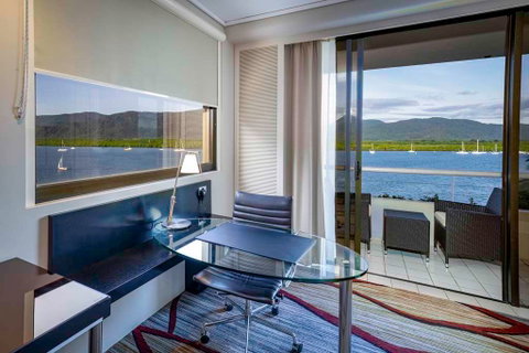 Hilton Cairns - Accommodation Newcastle 4
