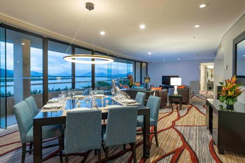 Hilton Cairns - Accommodation Newcastle 5