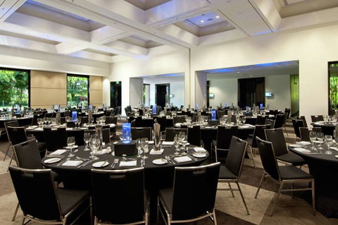 Hilton Cairns - Accommodation Newcastle 10
