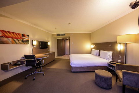 DoubleTree by Hilton Cairns - Accommodation Newcastle 8