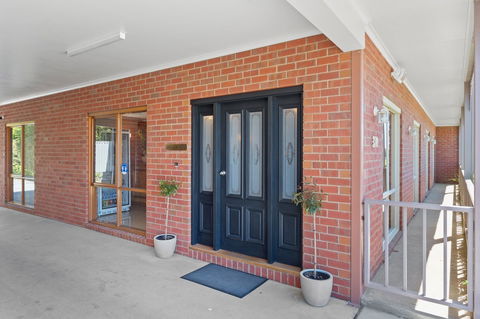 Burke & Wills Motor Inn - Accommodation Newcastle 2