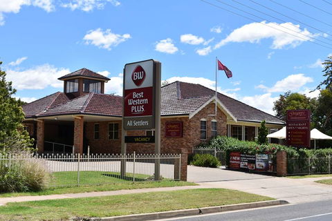 Best Western Plus All Settlers Motor Inn - Accommodation Newcastle 0