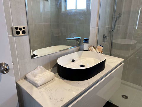 Best Western Plus All Settlers Motor Inn - Accommodation Newcastle 2