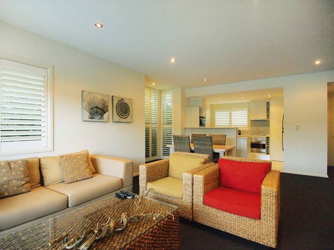Oaks Pacific Blue Resort - Accommodation Newcastle 2