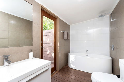 The Billi Resort - Accommodation Newcastle 2