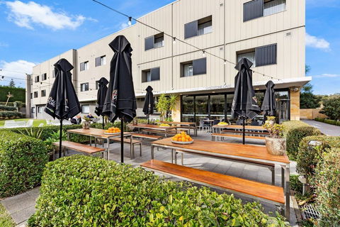 Miramare Gardens Boutique Accommodation - Accommodation Newcastle 0