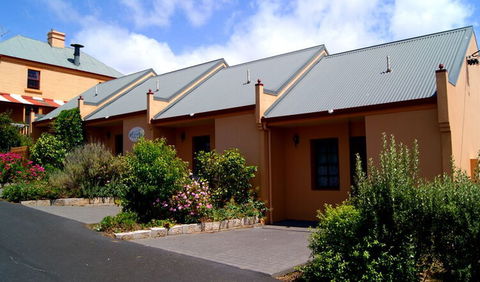 Meredith House And Mews - Accommodation Newcastle 0