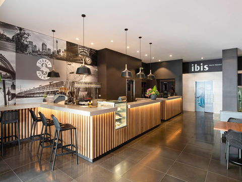 Hotel Ibis World Square - Accommodation Newcastle 0