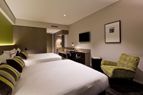 The Glen Hotel & Suites - Accommodation Newcastle 2
