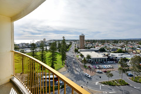 Atlantic Tower Motor Inn - Accommodation Newcastle 1