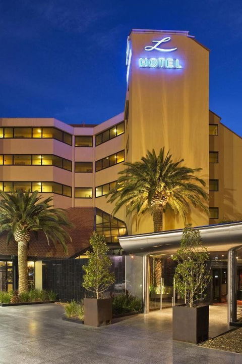 The Lakes Resort Hotel - Accommodation Newcastle 0