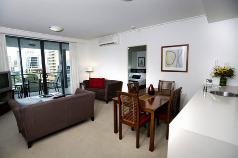 Quest Spring Hill - Accommodation Newcastle 2