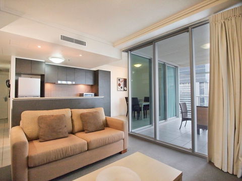 Oaks Casino Towers - Accommodation Newcastle 2