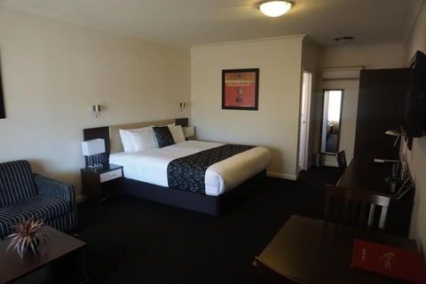 Charles Sturt Suites - Accommodation Newcastle 0