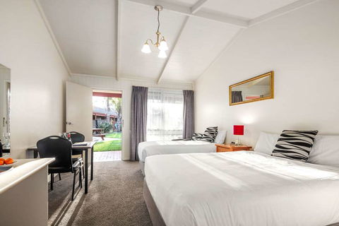 Quality Hotel Lakeside - Accommodation Newcastle 4