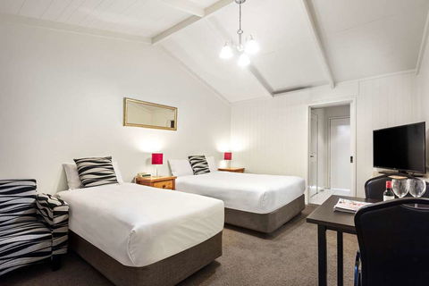 Quality Hotel Lakeside - Accommodation Newcastle 6